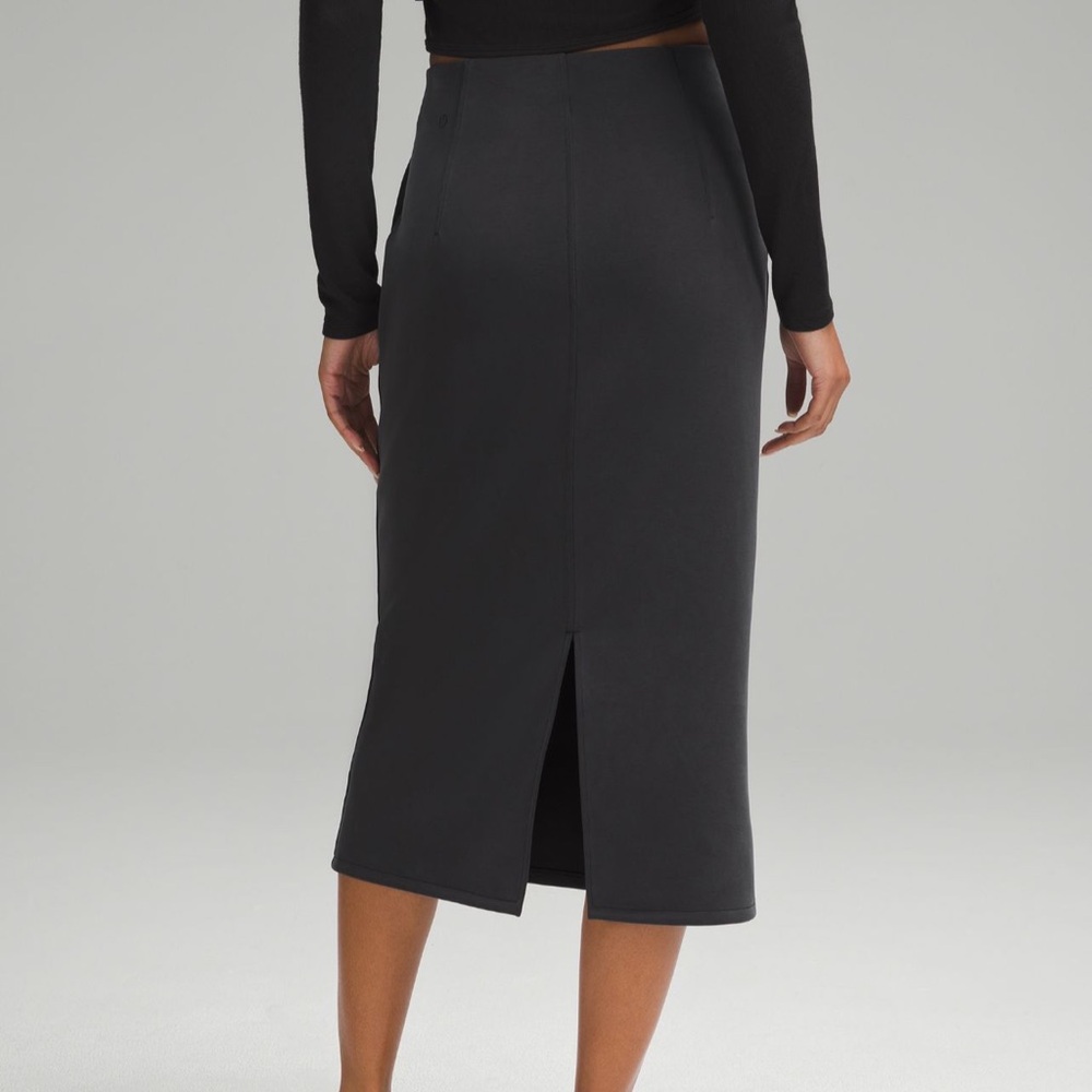 lululemon athletica softstreme high rise midi skirt size 6